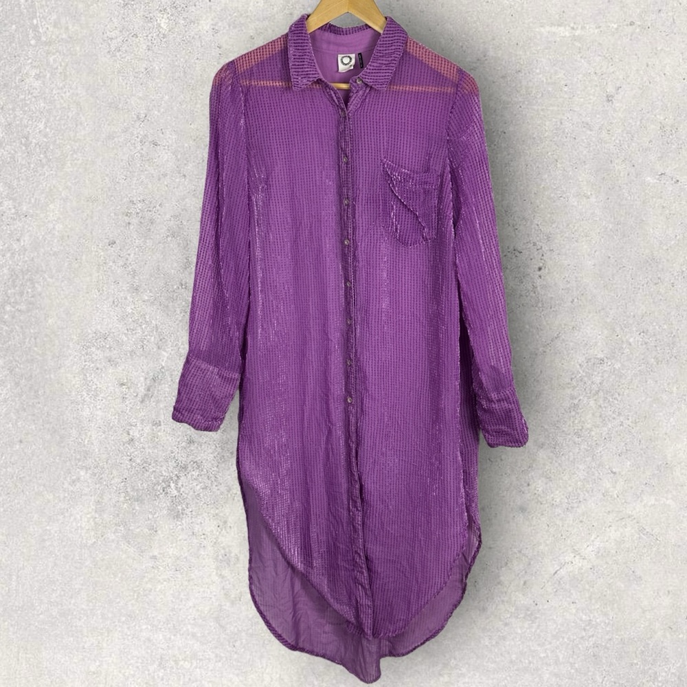 Anthropologie Akemi Kin Purple Sheer Longline Button Front Top Size Medium Boho